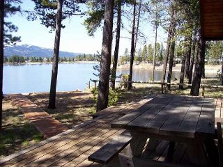 Picture of the Dawn Lakeside Log Cabin in Donnelly, Idaho