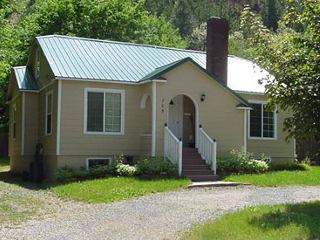 Cozy Cottage Kellogg vacation rental property