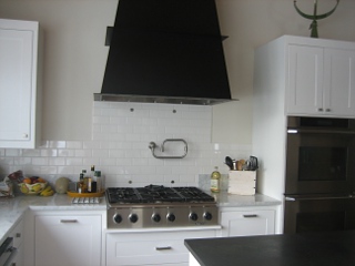Kitchen (view 1)