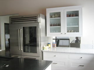 Kitchen (view 2)