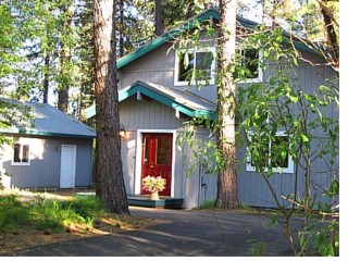 Cottage in the Pines vacation rental property