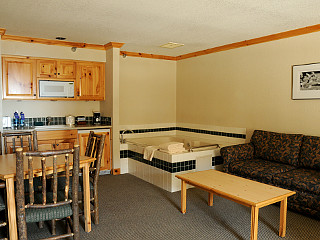 Picture of the Selkirk Lodge in Sandpoint, Idaho