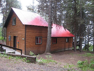 Beths Lakeside Cabin vacation rental property