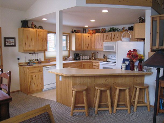 Kitchen/Breakfast Bar