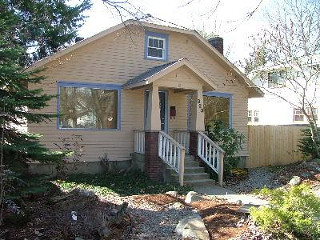 323 Pine Street vacation rental property