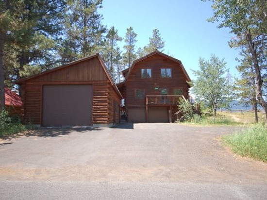 Picture of the Dawn Lakeside Log Cabin in Donnelly, Idaho