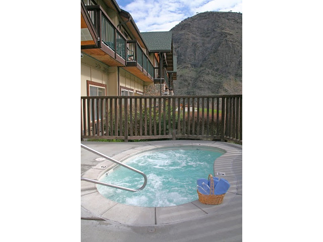 Picture of the Salmon Rapids Lodge in Riggins, Idaho