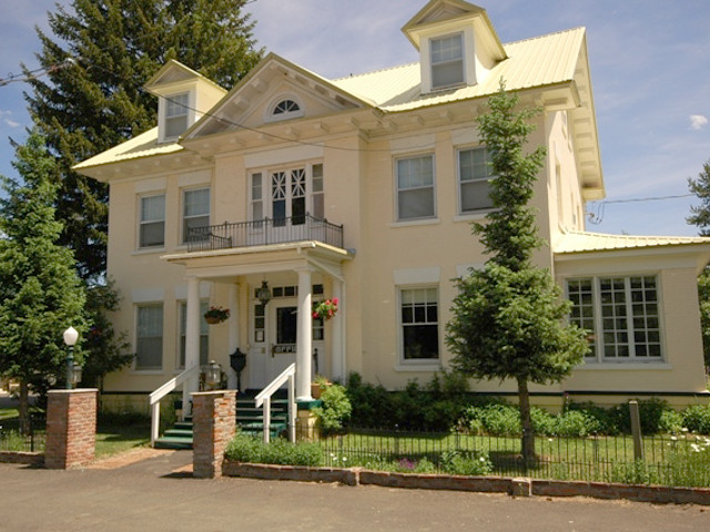 Picture of the Hartland Inn B&B in New Meadows, Idaho