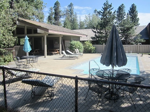 Picture of the Pinewinds in McCall, Idaho