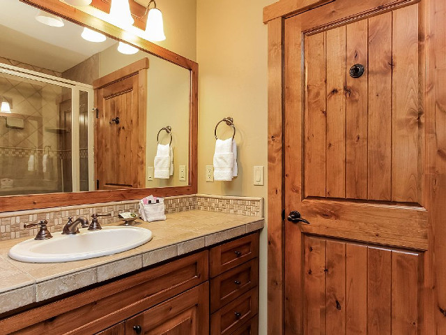 Picture of the Staircase Chalet 14 (Canoe 14) in Donnelly, Idaho