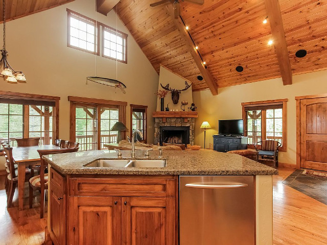Picture of the Francois Chalet 20 (Lone Tree 20) in Donnelly, Idaho