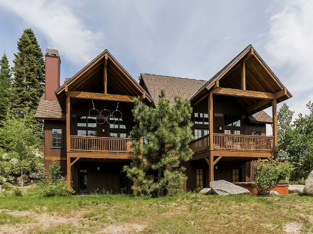 Picture of the Golden Bar Townhomes in Donnelly, Idaho