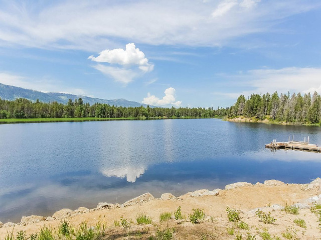 Picture of the Lakefront Escape (Hereford Lakehouse Custom) in Donnelly, Idaho