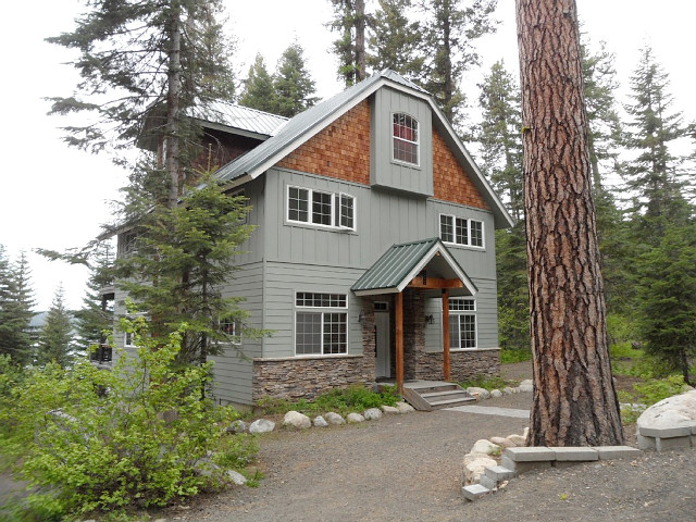 Picture of the Harris Cove Lodge in McCall, Idaho