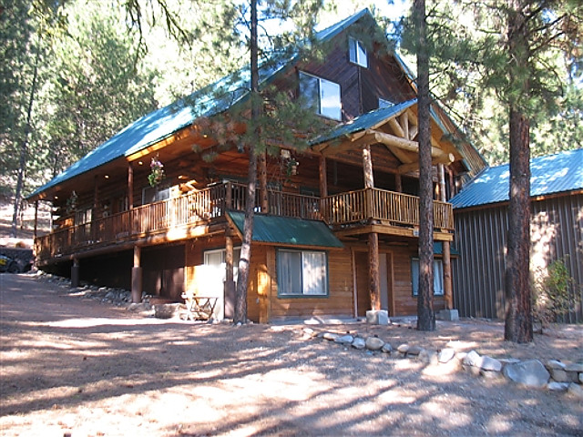 Picture of the Majestic Mountain Cabin - Featherville in Pine, Idaho