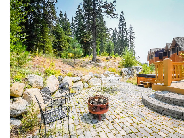 Picture of the Golden Bar Townhomes in Donnelly, Idaho