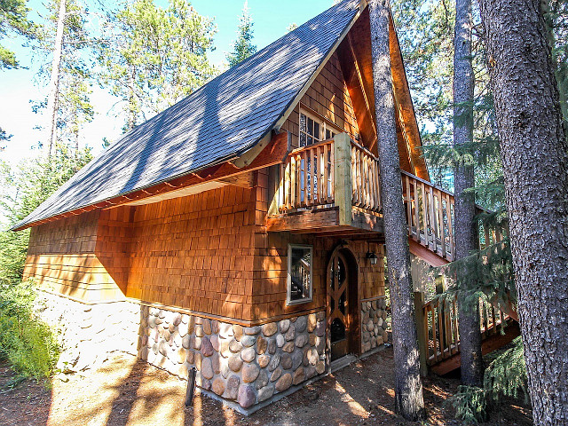Picture of the Hereford Cabin 693 in Donnelly, Idaho