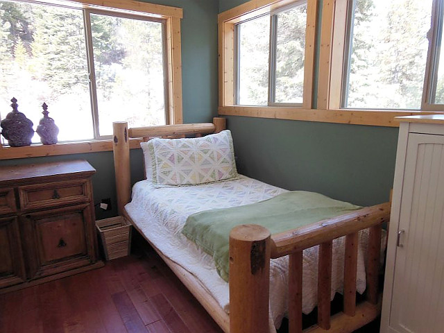 Picture of the Shadow Pines Cabin in Garden Valley, Idaho