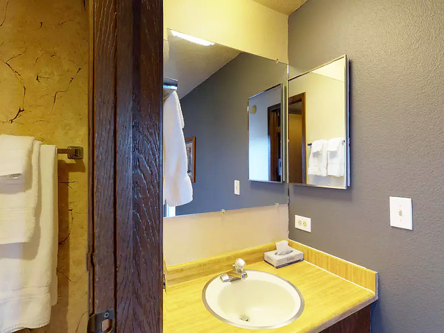 Picture of the Pioneer Condominiums in Boise, Idaho