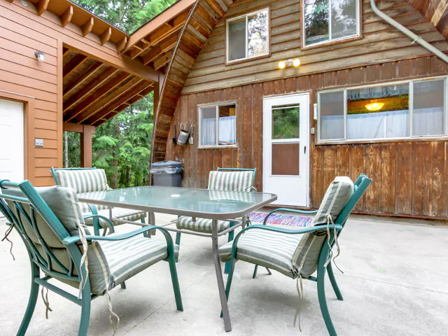 Picture of the Cozy Hayden Idaho Lake Cabin in Hayden, Idaho