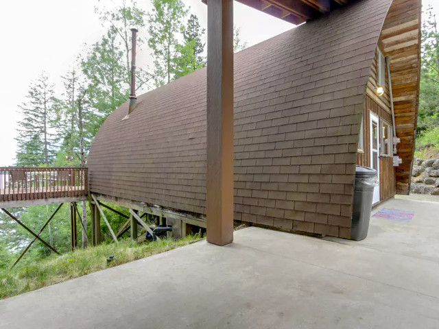 Picture of the Cozy Hayden Idaho Lake Cabin in Hayden, Idaho