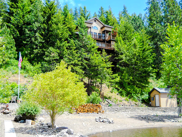 Picture of the Chateau Du Lac in Coeur d Alene, Idaho