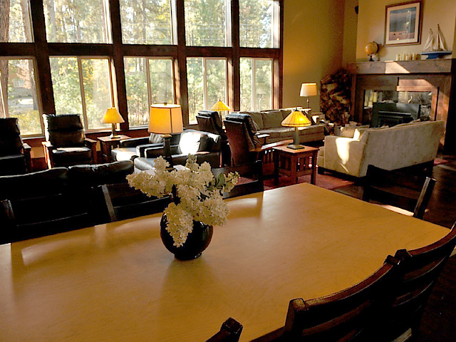 Picture of the Conifer Lodge in McCall, Idaho