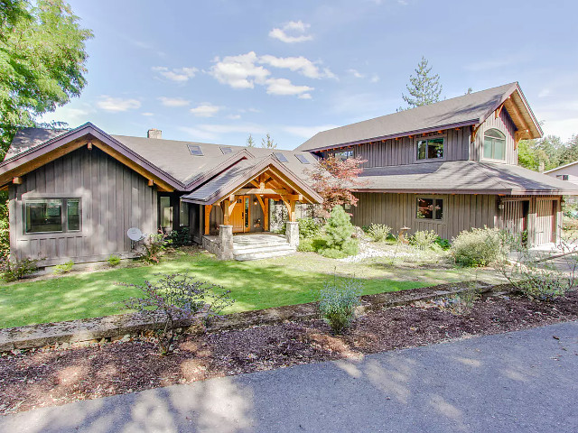 Picture of the Bottle Bay Lakefront Lodge in Sandpoint, Idaho