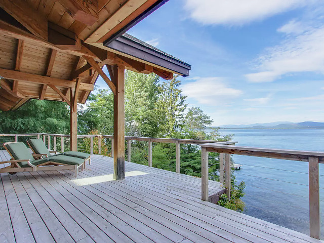 Picture of the Bottle Bay Lakefront Lodge in Sandpoint, Idaho