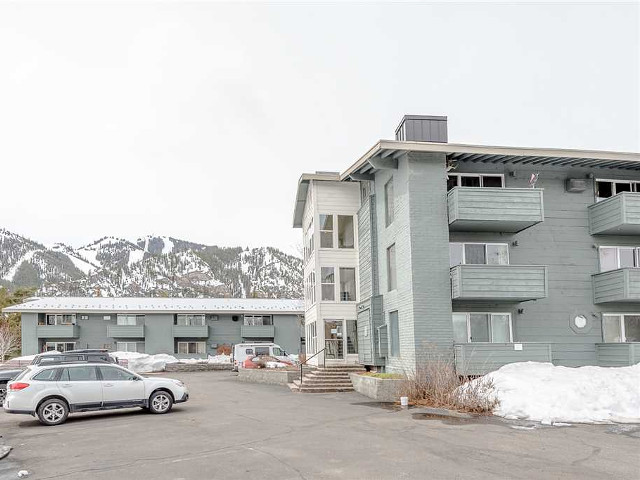 Wildwood Condominiums Sun Valley vacation rental property