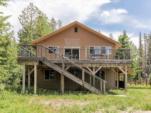 Picture of the Lakefront Escape (Hereford Lakehouse Custom) in Donnelly, Idaho