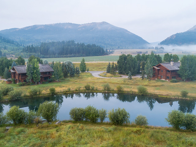 Picture of the South Fork Lodge Deluxe Suites in Swan Valley, Idaho