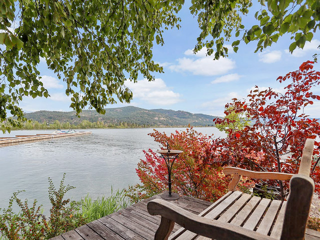 Picture of the Mimis Lodge on the Lake in Sandpoint, Idaho