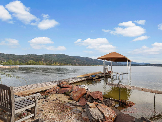 Picture of the Mimis Lodge on the Lake in Sandpoint, Idaho