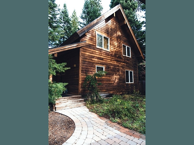 Picture of the Cedar House McCall in McCall, Idaho