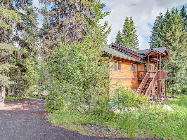 Picture of the Bitterroot Lodge in McCall, Idaho