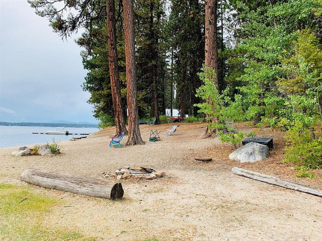 Picture of the Rocky Shore Escape in McCall, Idaho