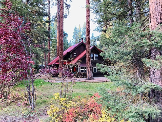 Picture of the Rocky Shore Escape in McCall, Idaho