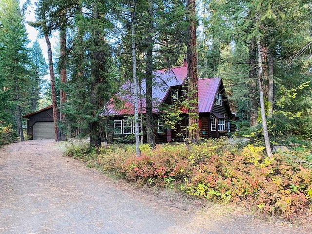 Picture of the Rocky Shore Escape in McCall, Idaho