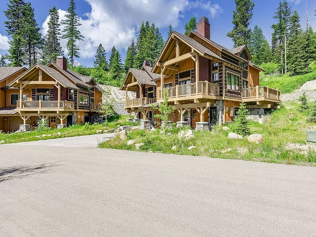 Picture of the Golden Bar Townhomes in Donnelly, Idaho