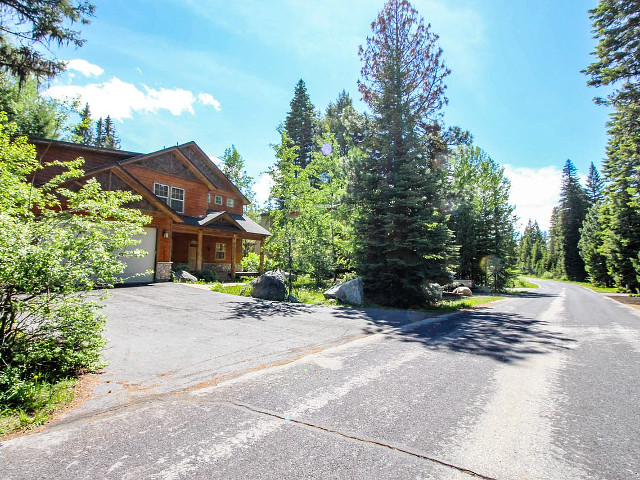 Picture of the Northern Moose Lodge in McCall, Idaho