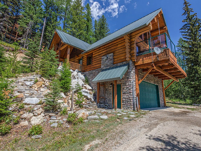 Picture of the Mogul Hill Road in Sandpoint, Idaho