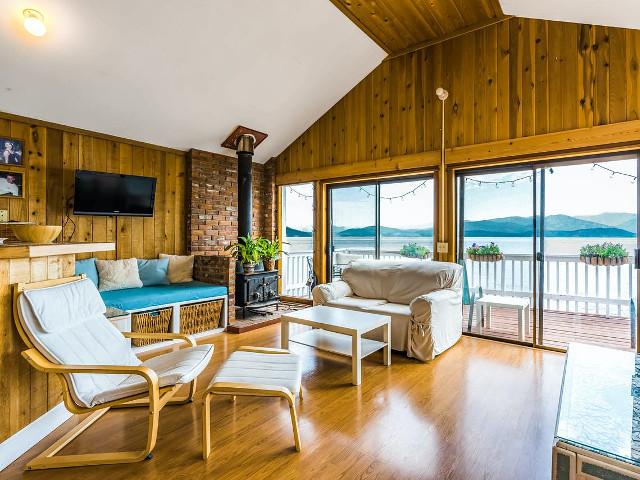 Picture of the Waterfront Cabin on Bottle Bay Road in Sandpoint, Idaho