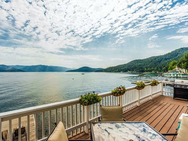 Picture of the Waterfront Cabin on Bottle Bay Road in Sandpoint, Idaho