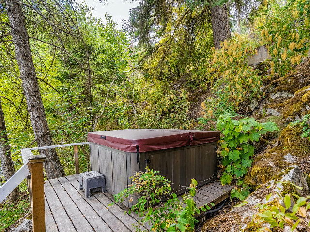 Picture of the Waterfront Cabin on Bottle Bay Road in Sandpoint, Idaho