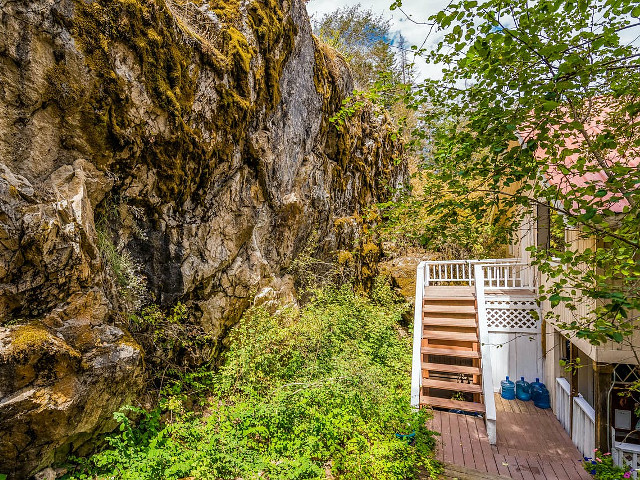 Picture of the Waterfront Cabin on Bottle Bay Road in Sandpoint, Idaho