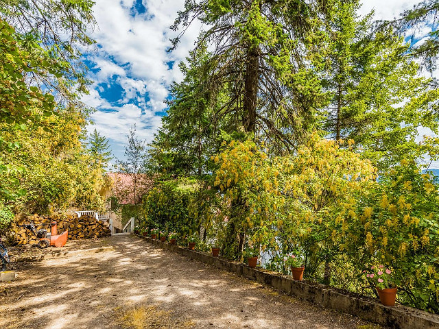 Picture of the Waterfront Cabin on Bottle Bay Road in Sandpoint, Idaho