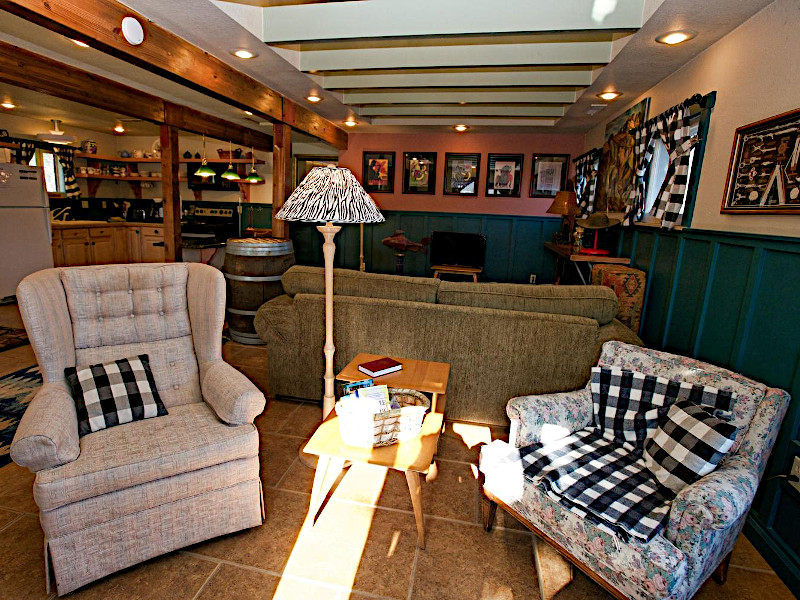 Picture of the Cottage Inn in McCall, Idaho