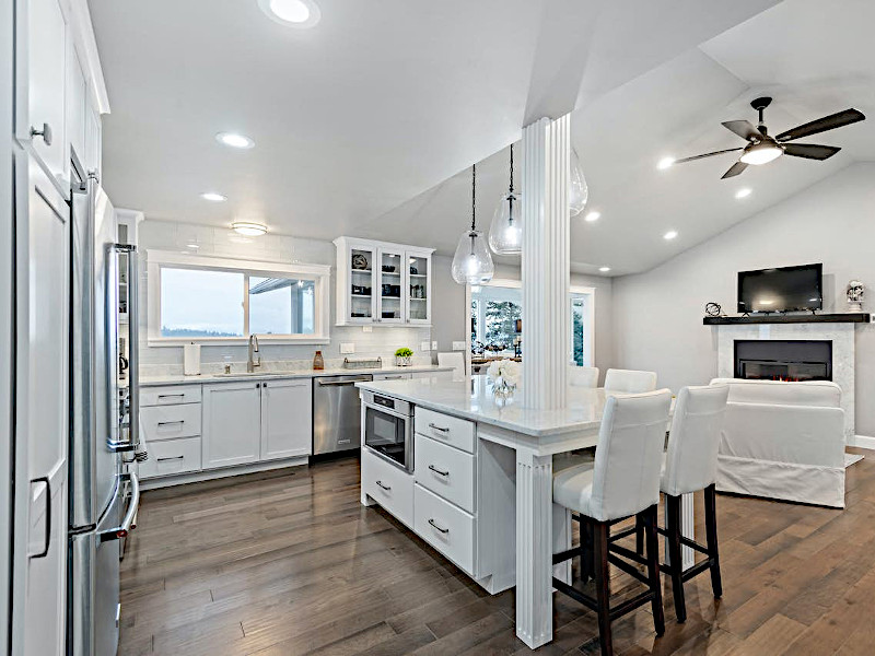 Picture of the Lakeview Luxury - Hope in Sandpoint, Idaho