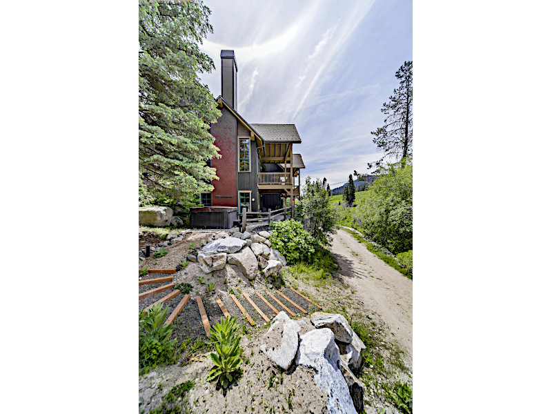 Picture of the Golden Bar Townhomes in Donnelly, Idaho